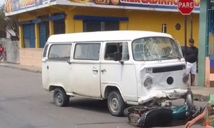 Motociclista morre ao ser atropelado por Kombi em Manaus