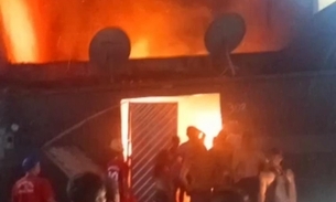 Incêndio consome casa em Manaus; Veja vídeo
