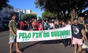 Vídeos: Manifestantes pedem legalização da maconha durante marcha em Manaus