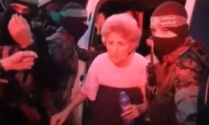 Adina Moshe, 72, foi libertada na sexta-feira após primeiro acordo no conflito / Foto Reprodução/Twitter