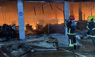 Supermercado é destruído por incêndio em Manacapuru