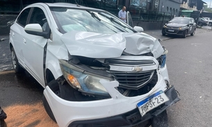 Motorista fica ferido em acidente entre carros no Vieiralves 