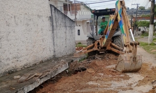 Prefeitura atende moradores do Japiim e rua esburacada passa por obras