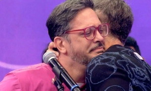 Lucio Mauro Filho chora ao recordar morte da mãe no Caldeirão com Mion