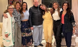 Silvio com as 6 filhas - Foto: Reprodução/Instagram