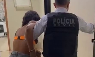Gabriely Cristina de Araujo Prudente de Mello sendo presa. - Foto: Divulgação
