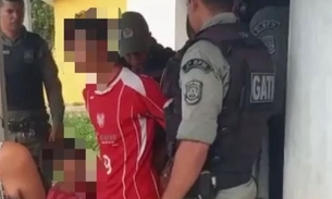 Pai sendo preso - Foto: Divulgação