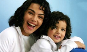 Lembra dela? Veja como está Rafaela Romolo 'sósia mirim' de Ana Paula Arósio