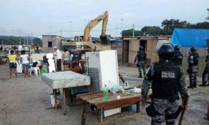 Polícia retira invasores de área da avenida das Flores