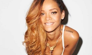 Rihanna mostra demais com um modelo ousado