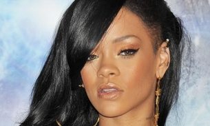 Rihanna é xingada por crianças