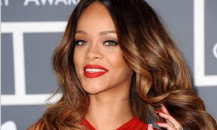 Rihanna paga R$ 23 mil para manicure durante férias