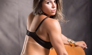 Miss Bumbum Simpatia faz ensaio picante e dispara: “Fiquei 6 meses na seca”