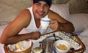 Zezé Di Camargo se irrita em rede social ' Quem é você para me dar lição de moral' 