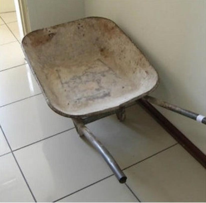 Carrinho de mão utilizado no crime