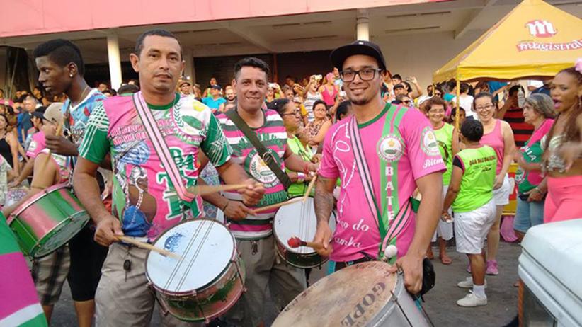 Escola de samba Vitória Régia faz a festa no aniversário