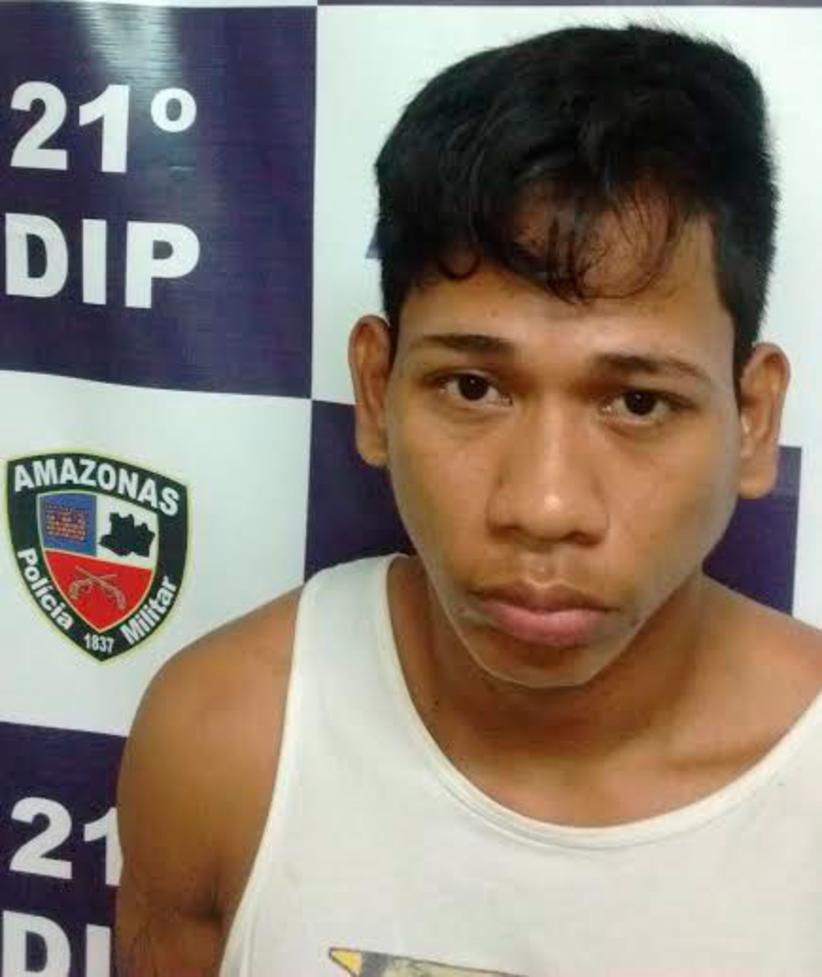 Jovem foi preso em cumprimento de mandado de prisão após denúncias anônimas (Foto: PCAM)