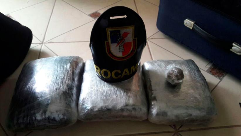 Parte da droga estava escondida em um dos apartamentos do conjunto (Foto: PMAM)