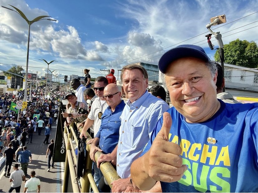 Bolsonaro ao lado do deputado federal Silas Câmara e do Coronel Menezes - Foto: Reprodução Instagram