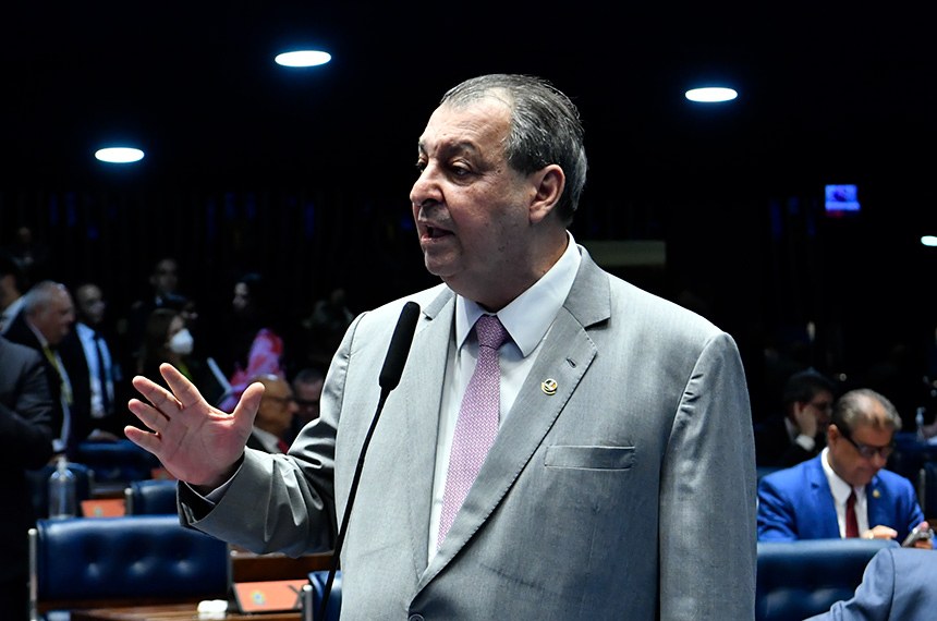 O senador Omar Aziz (PSD) disse que um polo industrial que gera 100 mil empregos diretos e quase 500 mil indiretos não tem atividade econômica pra substituir do dia pra noite - Foto: Agência Senado