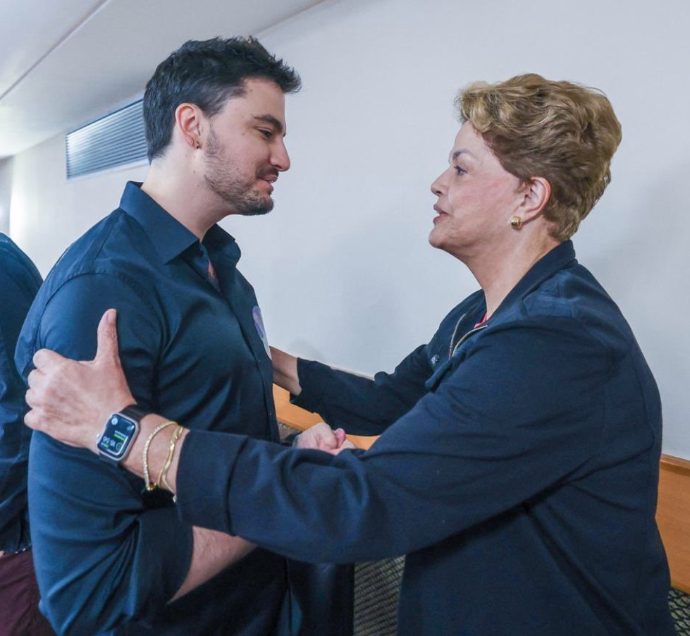Felipe Neto em encontro com Dilma - Foto: @ricardostuckert 