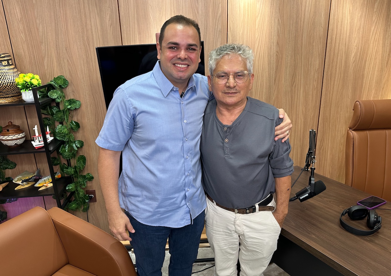 Presidente da Aleam, Roberto Cidade, em entrevista ao jornalista Holanda - Foto: Divulgação