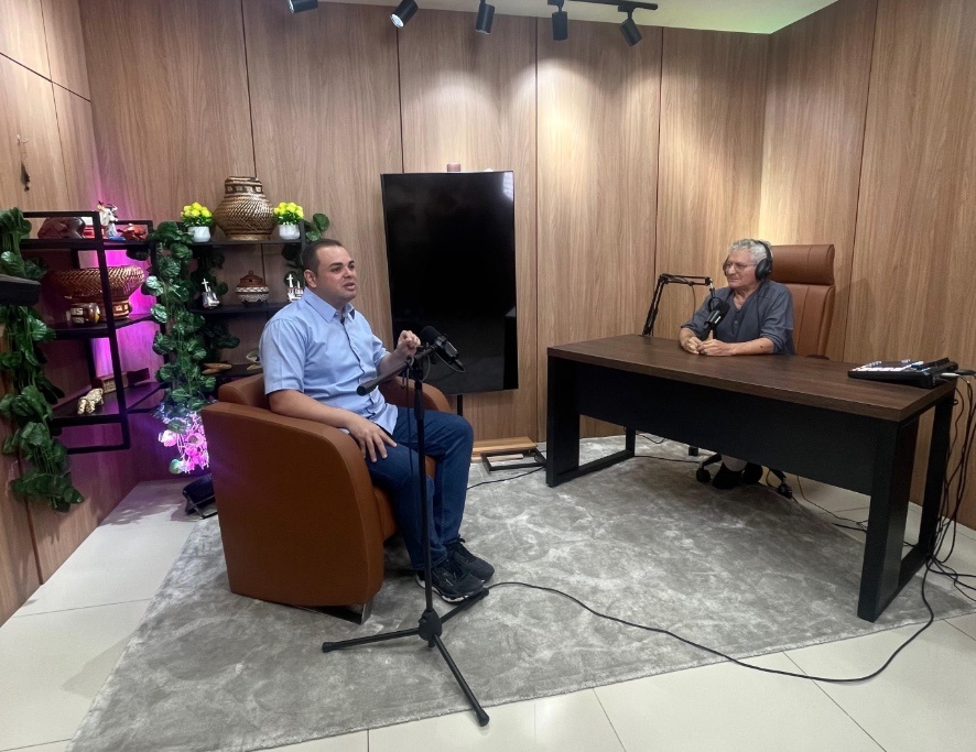 Presidente da Aleam, Roberto Cidade, em entrevista ao jornalista Holanda - Foto: Divulgação