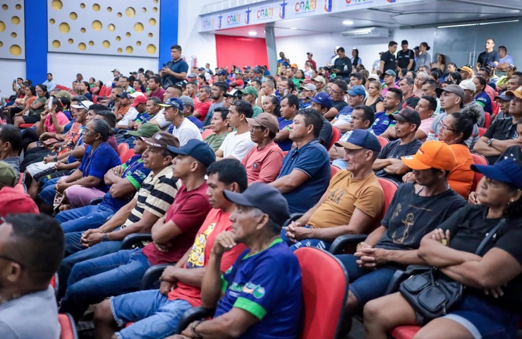 Entre as ações anunciadas estão a entrega de motores de luz, construção de poços artesianos, distribuição de bombas d’água, entre outros. - Foto: Divulgação
