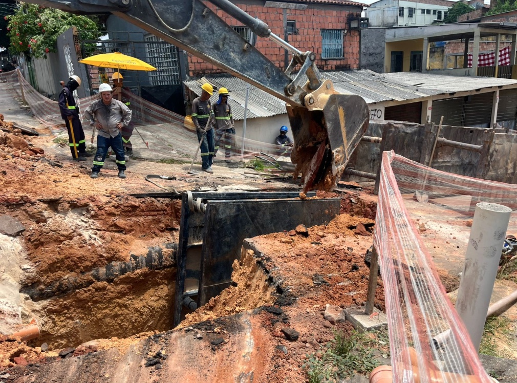 Obras frequentes na região geram reclamações sobre falta de comunicação e impactos na rotina da população. - Foto: Jander Robson/Portal do Holanda