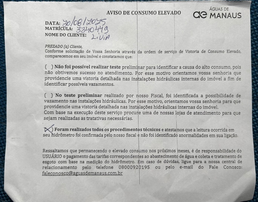Paulo Roberto detalha que hidrômetros da concessionária registram ar em vez de água, o que resulta em contas elevadas mesmo durante períodos de falta do serviço.  - Foto: Reprodução