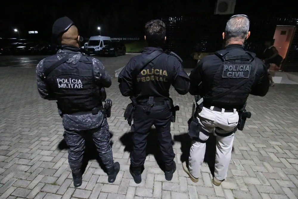 Três policiais ficam feridos e dois suspeitos morrem após confronto no bairro de Valéria, em Salvador — Foto: Divulgação/SSP-BA