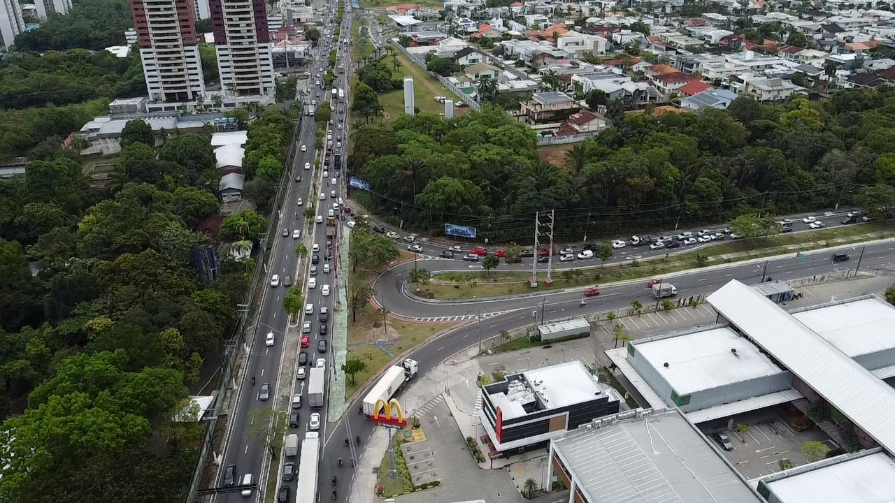 Trânsito carregado - Foto: Jander Robson/Portal do Holanda