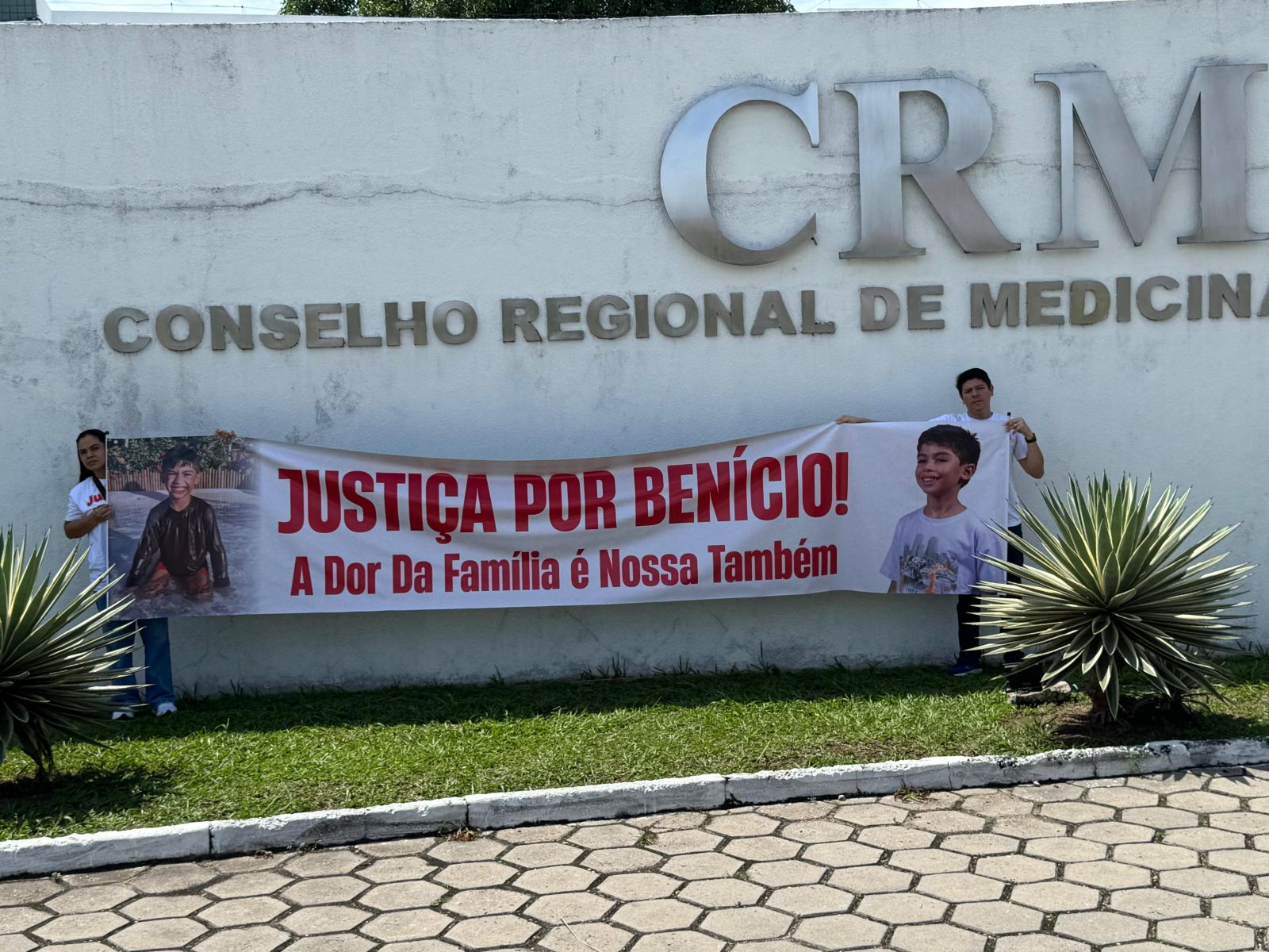 Pais querem justiça -Foto: Neto Silva/Portal do Holanda 