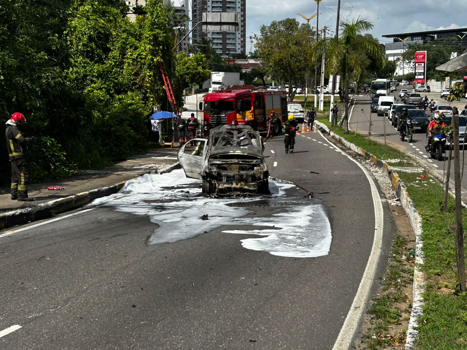 Pálio ficou destruído pelas chamas - Foto: Jander Robson / Portal do Holanda