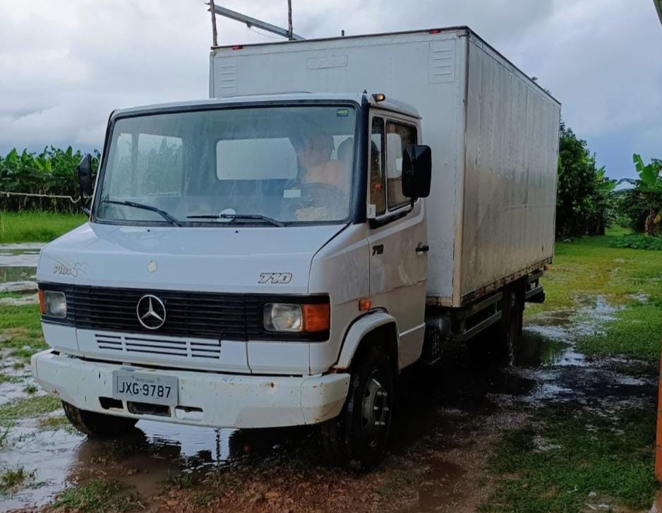 Vítima em vida em seu caminhão - Foto: Divulgação