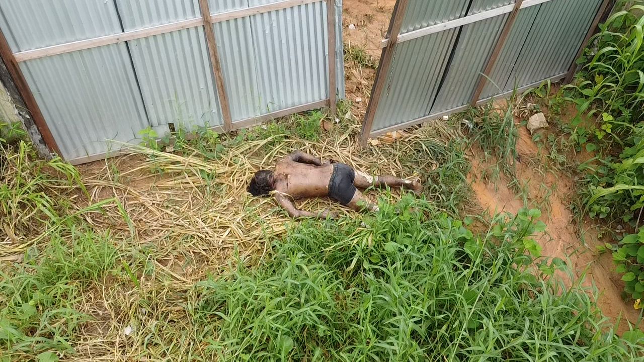 Vítima estava jogada de bruços - Foto: Jander Robson/Portal do Holanda