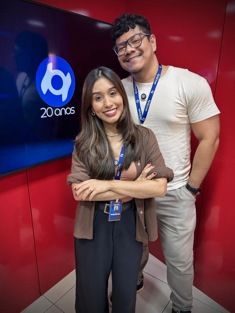 Thalita Eduarda e Paulo Rabelo, apresentadores do Banzeiro dos Famosos, estiveram nos estúdios do Portal do Holanda para uma participação especial. Produção: André Protázio e Paulo Rabelo