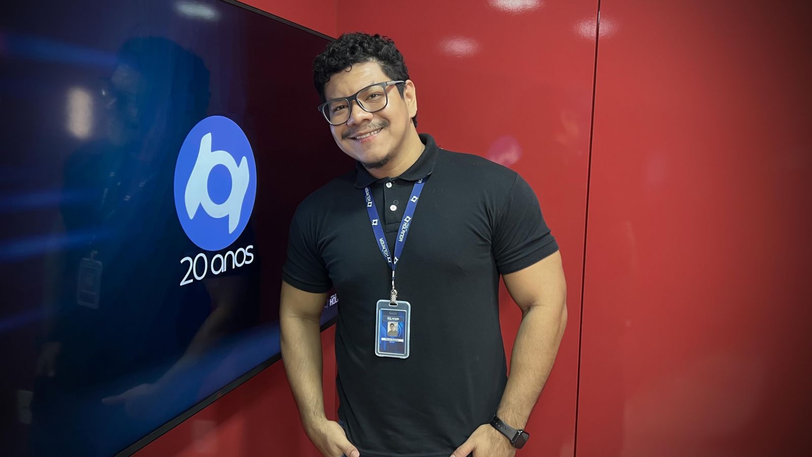 Banzeiro dos Famosos, apresentado por Paulo Rabelo nos estúdios do Portal do Holanda. Produção: André Protázio e Paulo Rabelo. Roteiro: Glauci Alencar.