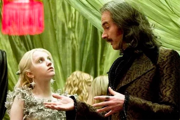 Paul Ritter em Harry Potter. 