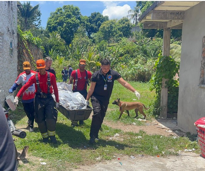 Vítima tinha perfuração na cabeça - Foto: Jander Robson/Portal do Holanda