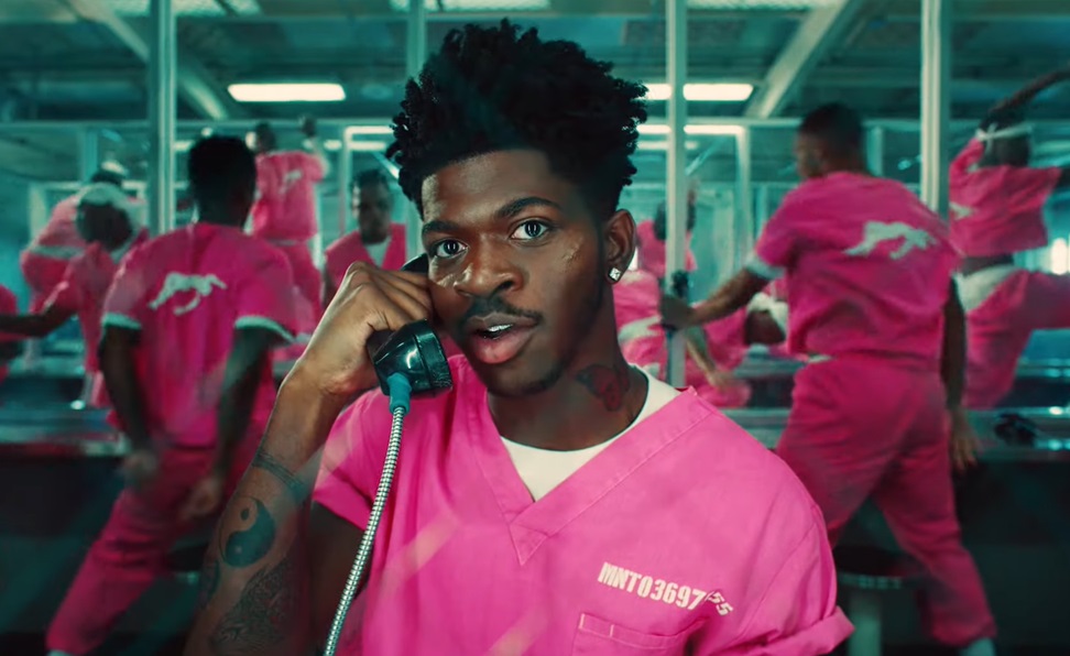 Lil Nas X no seu clipe "Industry Baby". 