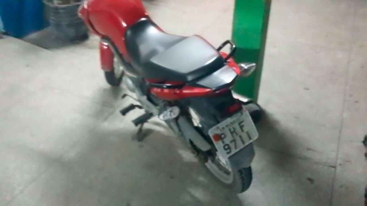 Vítima reconheceu os suspeitos como autores do roubo (Foto: PMAM)