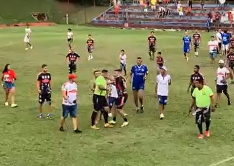 Jogo de futebol amador termina com tiroteio e mortes em Manaus