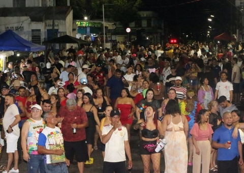 Carnaval do Educandos em Manaus Arrasta Multidão e Consolida Tradição Festiva na Zona Sul