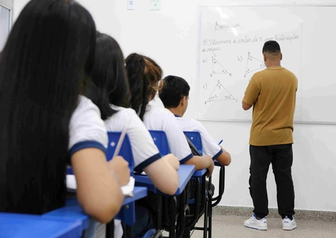 Amazonas Abre Seleção para 'Bolsa Mais Professores' com Auxílio de R$ 2,1 Mil e Foco em Manaus e Interior