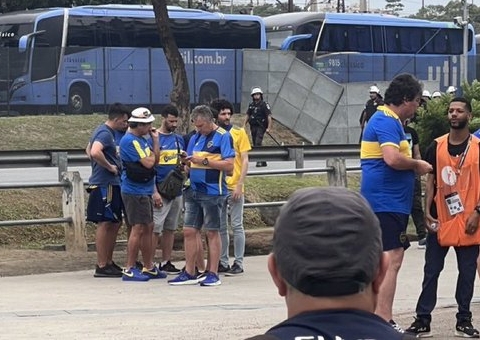 Torcida do Boca fica de fora por ingressos falsos; Polícia reage