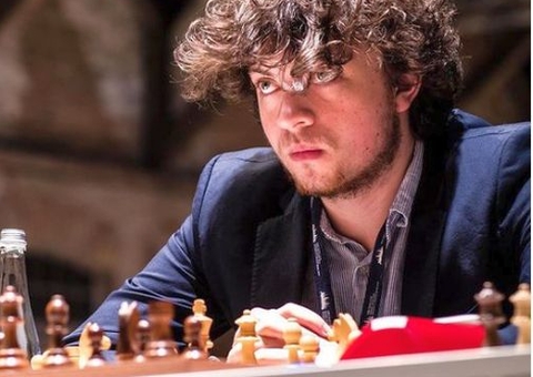 Magnus Carlsen acusa rival de trapaça e dobra a aposta em escândalo do  xadrez