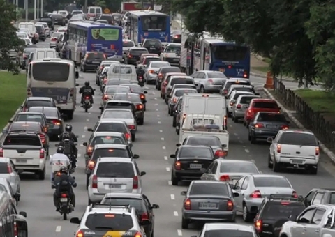 Renovação Automática da CNH Beneficia Milhares de Motoristas no Amazonas, Gerando Economia Significativa