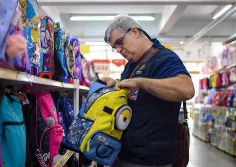 Procon-AM emite alerta e divulga lista de materiais escolares proibidos para 2026 em Manaus