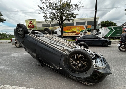 Acidente com Capotamento Trava Trânsito na Avenida Rodrigo Otávio, Japiim, em Manaus
